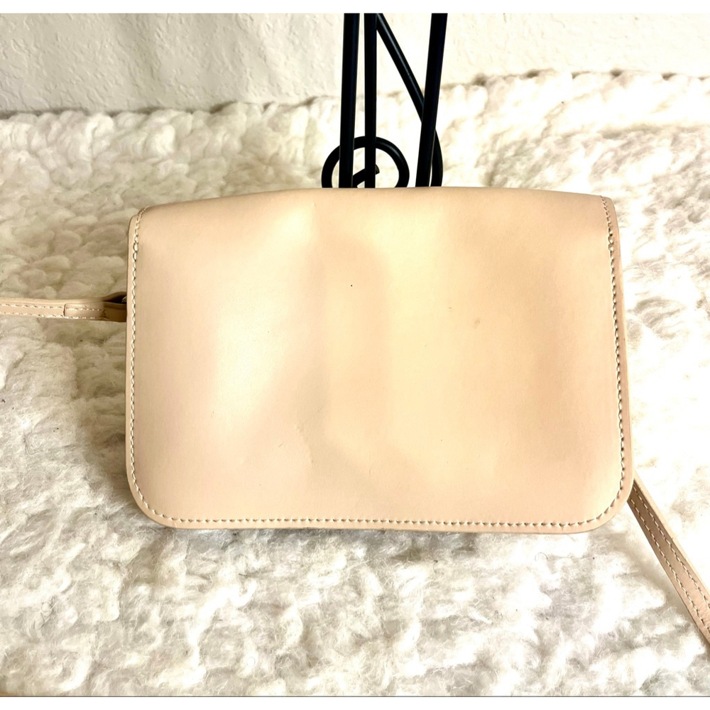 Lancaster Paris Envelope Crossbody Clutch with removable strap Beige color - Picture 4 of 7